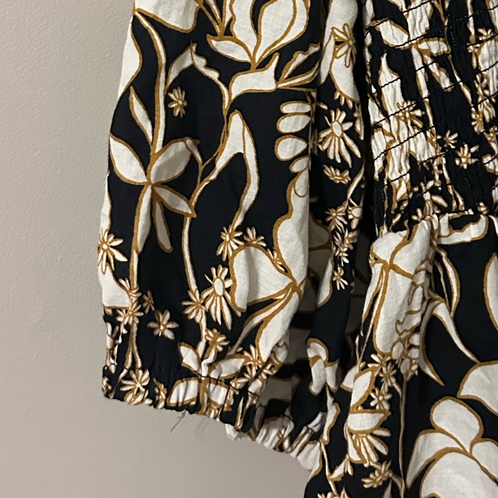 AVA & VIV size 1X, black,off white & mustard yellow floral puff sleeved blouse - Picture 4 of 8